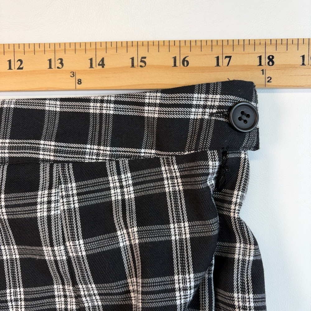 NWT Divided by H&M Black White Plaid Pleated Mini Skirt Size 14 Y2K Grunge - Picture 9 of 11